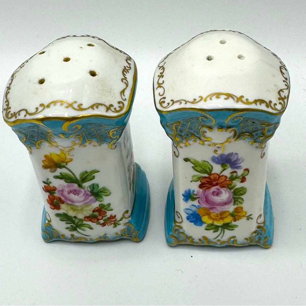 Gerold Porzellan Blue Floral Ceramic Salt and Pepper Shakers. Vintage Rare